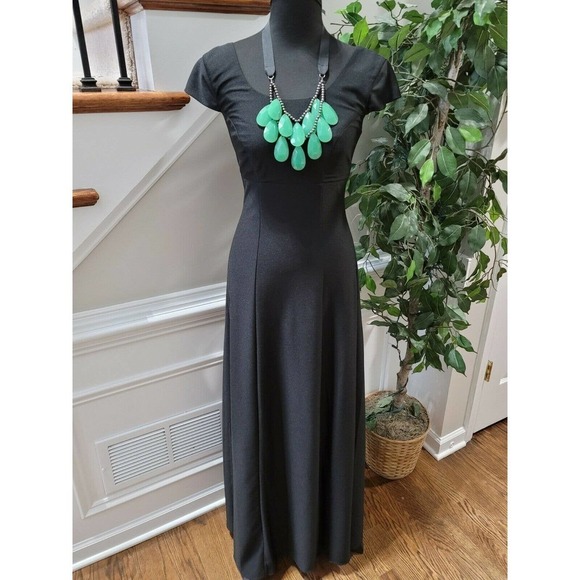 Southeastern Dresses & Skirts - Vintage Southeastern Black Polyester Scoop Neck Short Sleeve Maxi Dress Size 02